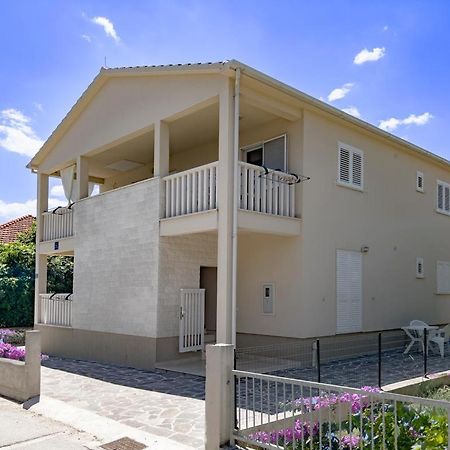 Apartments Juliet Orebic Exterior photo